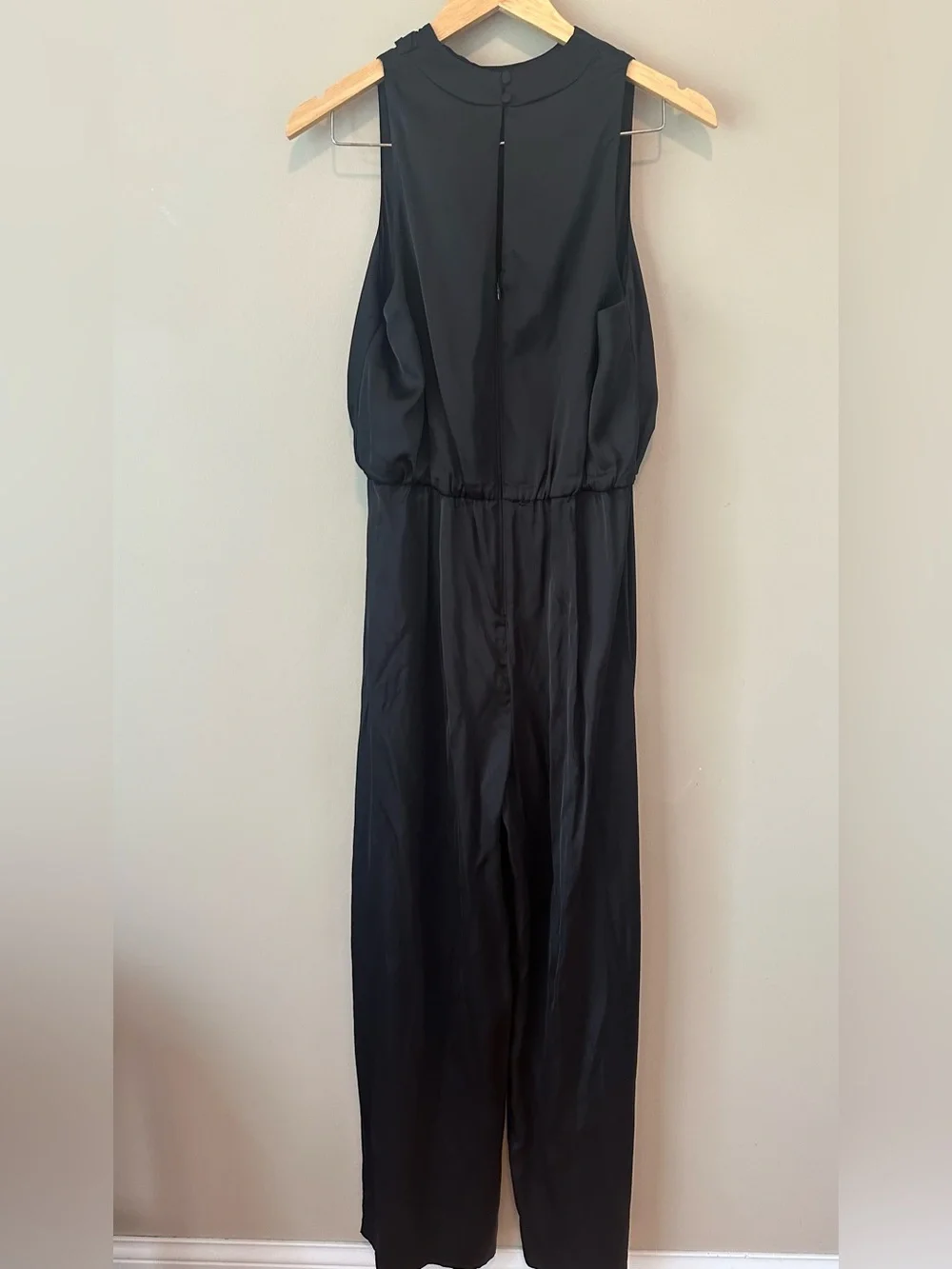 NWT! ABERCROMBIE & FITCH High-neck Draped Black Sleeveless Jumpsuit. Medium - Picture 5 of 7